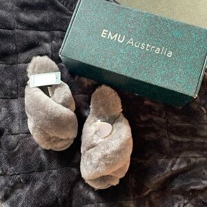 BNWT Emu Grey Slippers, Size 6